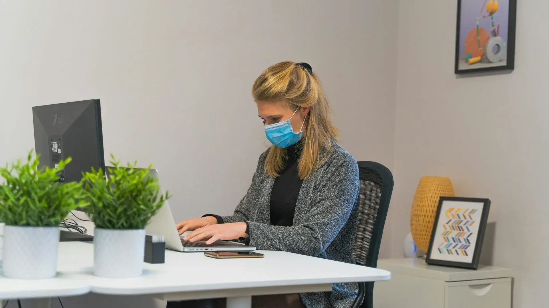 The Best Ways to Reduce Allergens in Your Workplace
